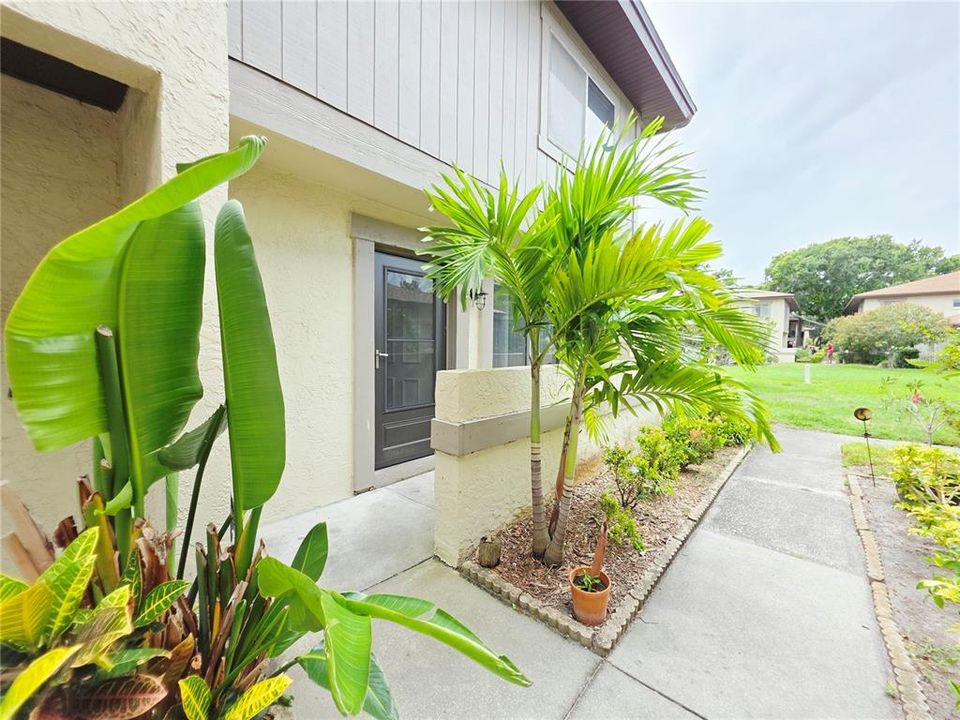 For Sale: $149,000 (2 beds, 1 baths, 853 Square Feet)