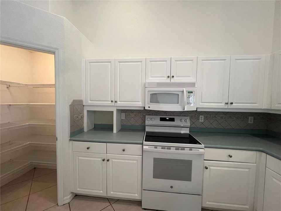 В аренду: $1,700 (3 спален, 2 ванн, 1488 Квадратных фут)