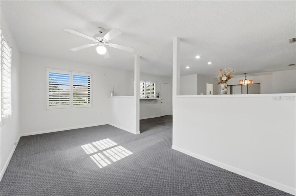 For Sale: $365,000 (3 beds, 3 baths, 2324 Square Feet)
