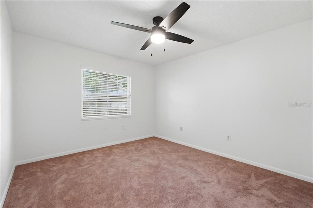 For Sale: $365,000 (3 beds, 3 baths, 2324 Square Feet)