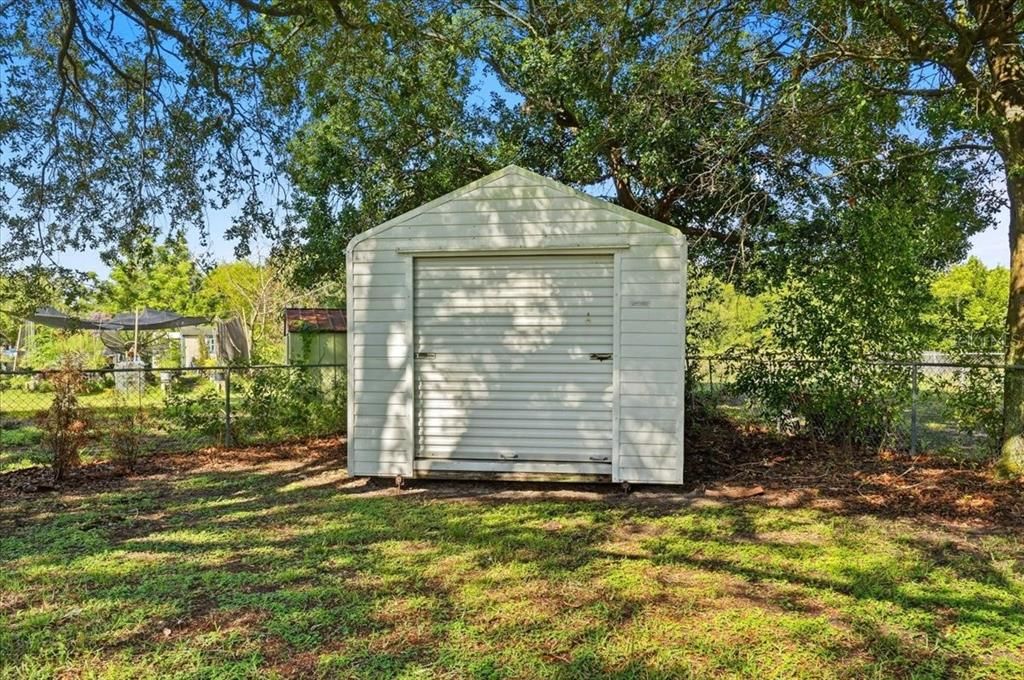 For Sale: $365,000 (3 beds, 3 baths, 2324 Square Feet)
