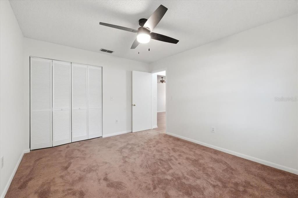 For Sale: $365,000 (3 beds, 3 baths, 2324 Square Feet)