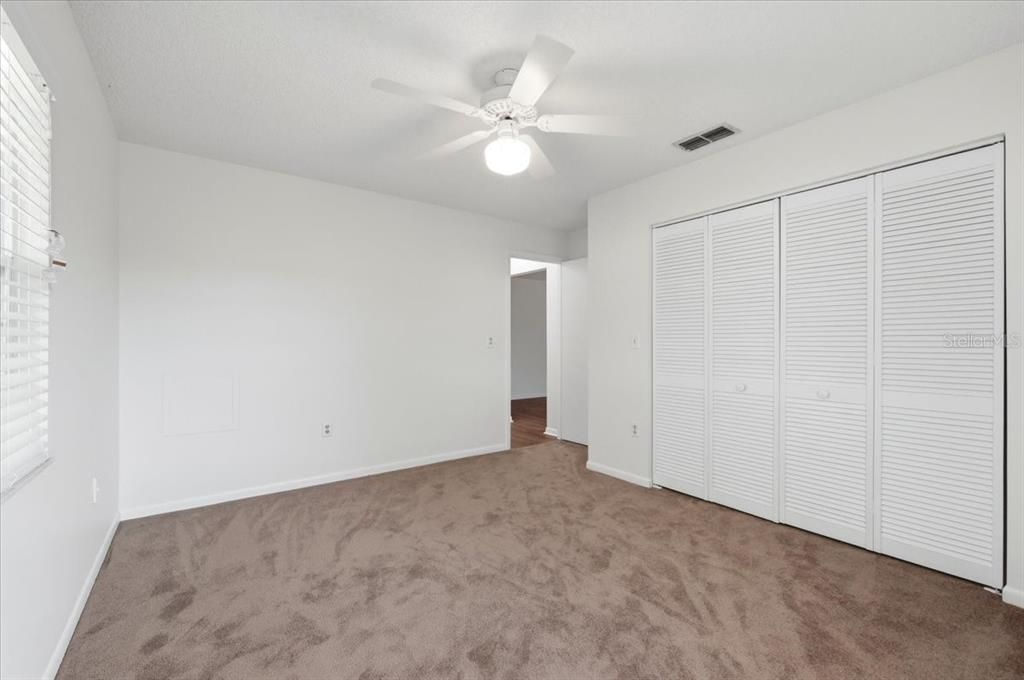 For Sale: $365,000 (3 beds, 3 baths, 2324 Square Feet)