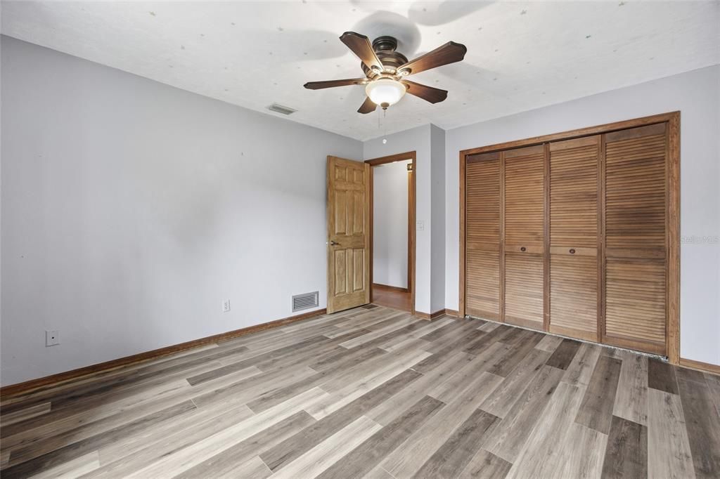 For Sale: $349,000 (3 beds, 2 baths, 1728 Square Feet)