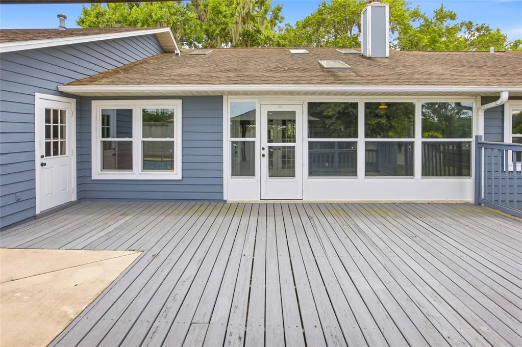 For Sale: $349,000 (3 beds, 2 baths, 1728 Square Feet)