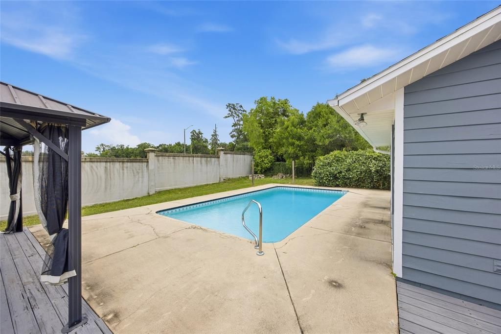 For Sale: $349,000 (3 beds, 2 baths, 1728 Square Feet)