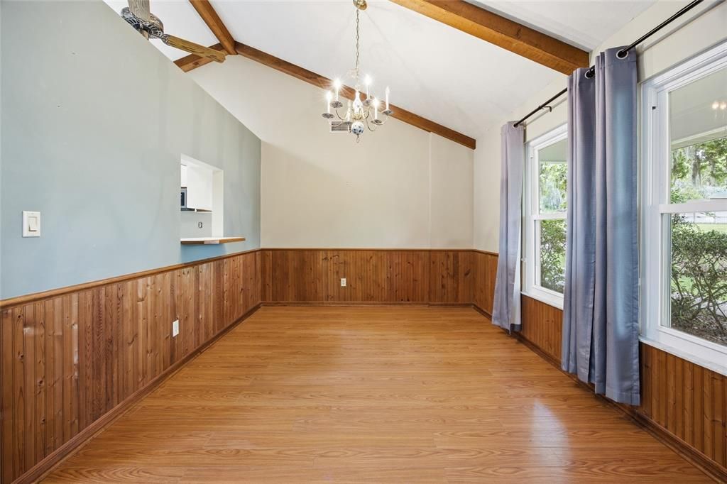 For Sale: $349,000 (3 beds, 2 baths, 1728 Square Feet)