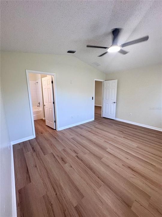 В аренду: $2,350 (3 спален, 2 ванн, 1270 Квадратных фут)