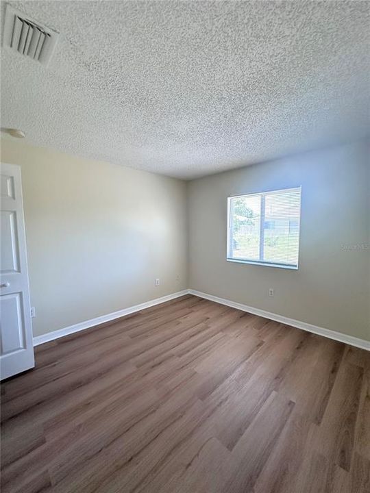В аренду: $2,350 (3 спален, 2 ванн, 1270 Квадратных фут)