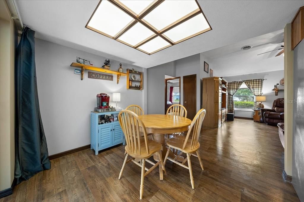 En Venta: $269,900 (3 camas, 2 baños, 1221 Pies cuadrados)