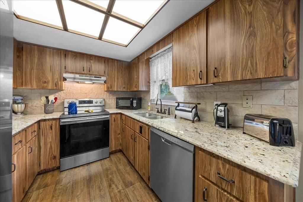En Venta: $269,900 (3 camas, 2 baños, 1221 Pies cuadrados)