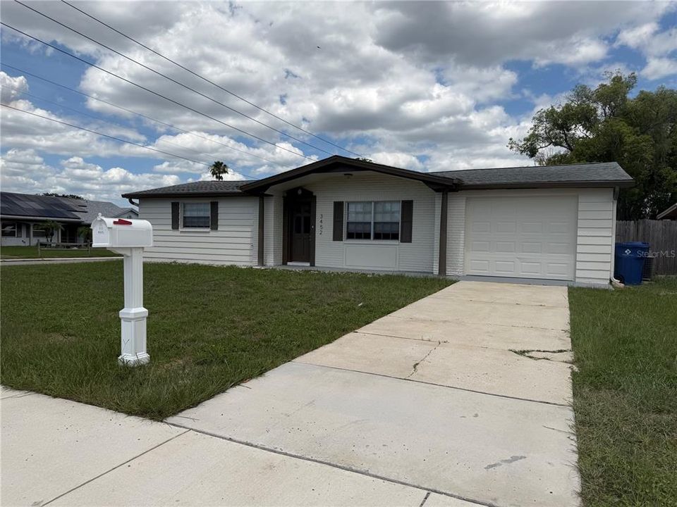 For Sale: $225,000 (2 beds, 2 baths, 1192 Square Feet)