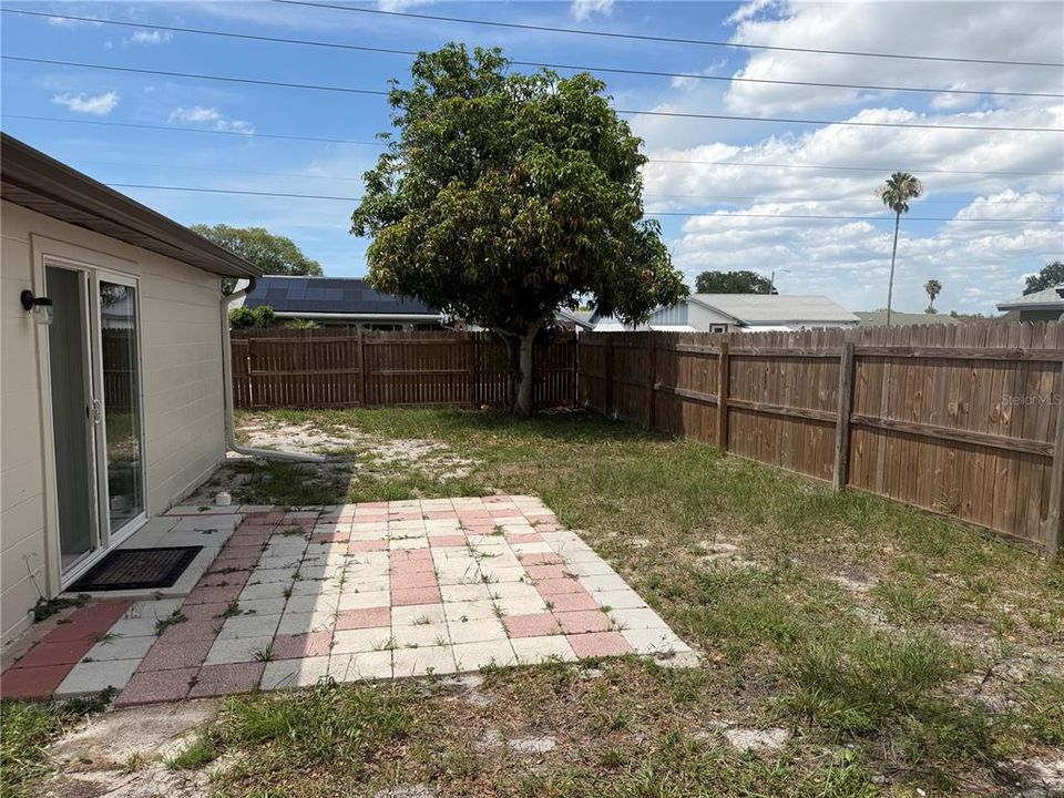 For Sale: $225,000 (2 beds, 2 baths, 1192 Square Feet)