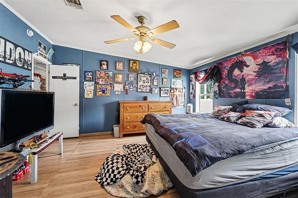 For Sale: $210,000 (3 beds, 2 baths, 1488 Square Feet)