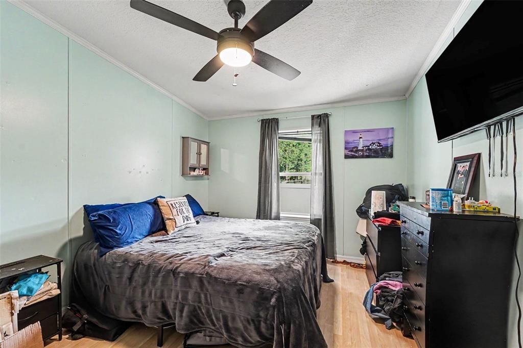 For Sale: $210,000 (3 beds, 2 baths, 1488 Square Feet)