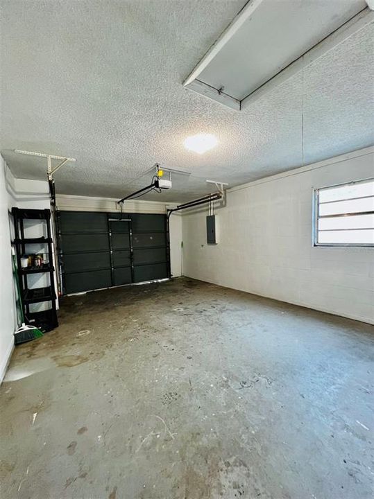En Renta: $2,399 (3 camas, 2 baños, 1635 Pies cuadrados)