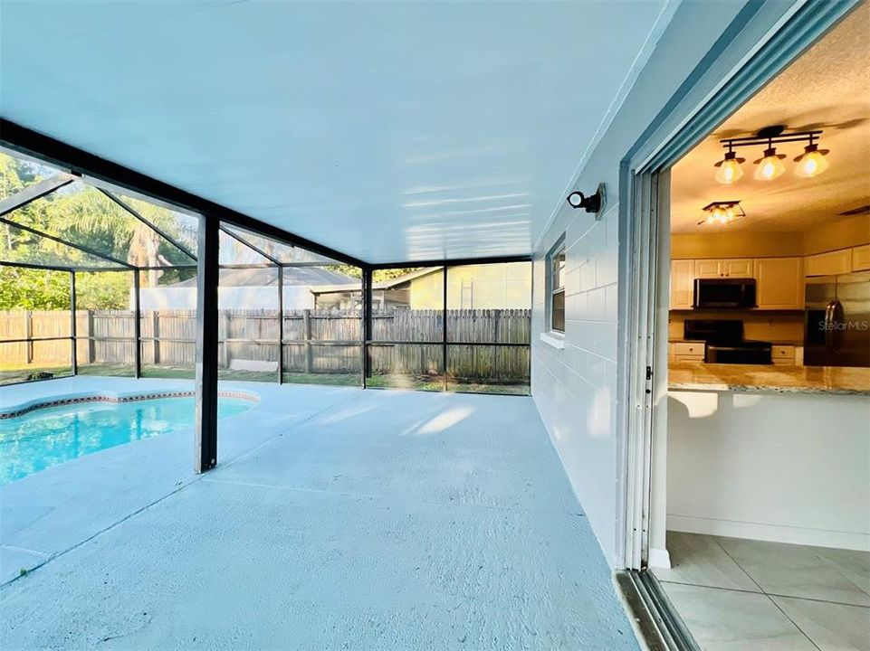 En Renta: $2,399 (3 camas, 2 baños, 1635 Pies cuadrados)