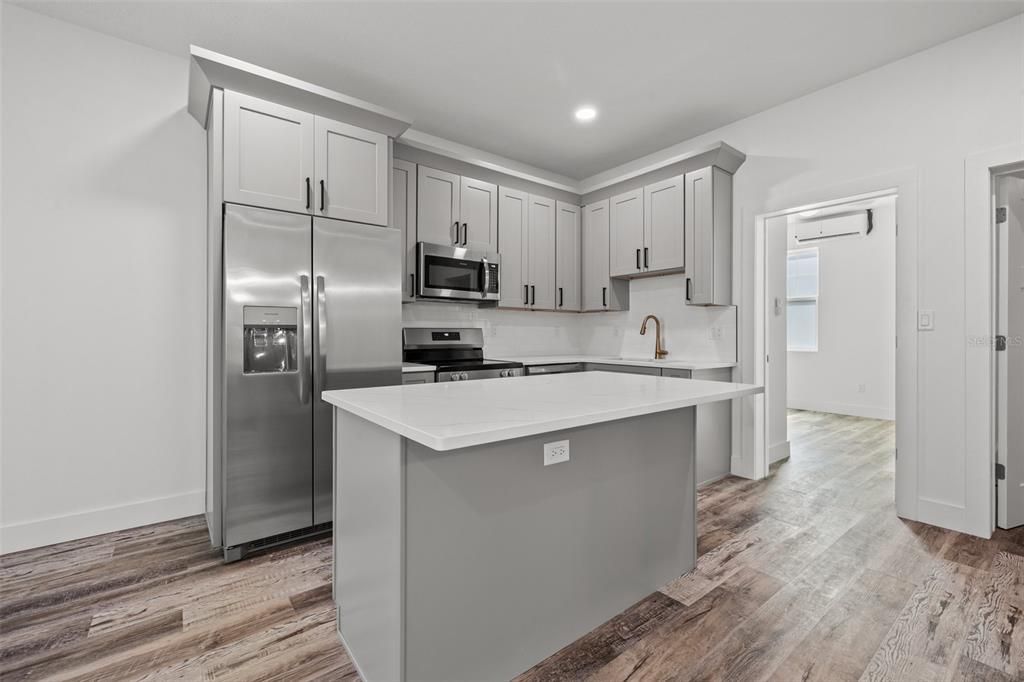 For Rent: $2,300 (2 beds, 1 baths, 800 Square Feet)