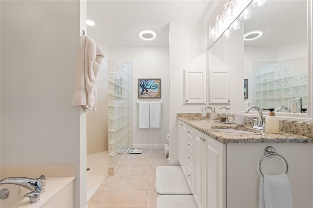 For Sale: $425,000 (3 beds, 2 baths, 2022 Square Feet)
