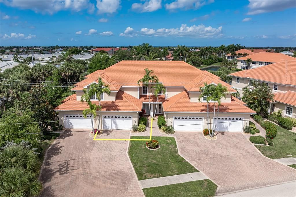 For Sale: $425,000 (3 beds, 2 baths, 2022 Square Feet)