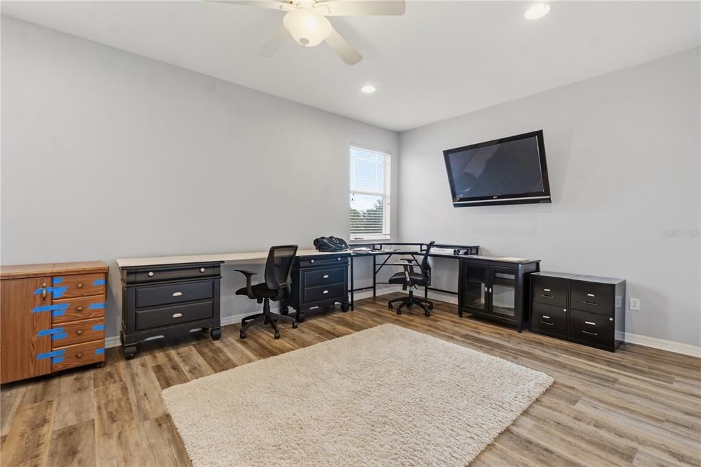 For Sale: $859,999 (4 beds, 2 baths, 2500 Square Feet)