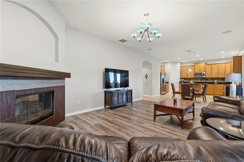 For Sale: $859,999 (4 beds, 2 baths, 2500 Square Feet)
