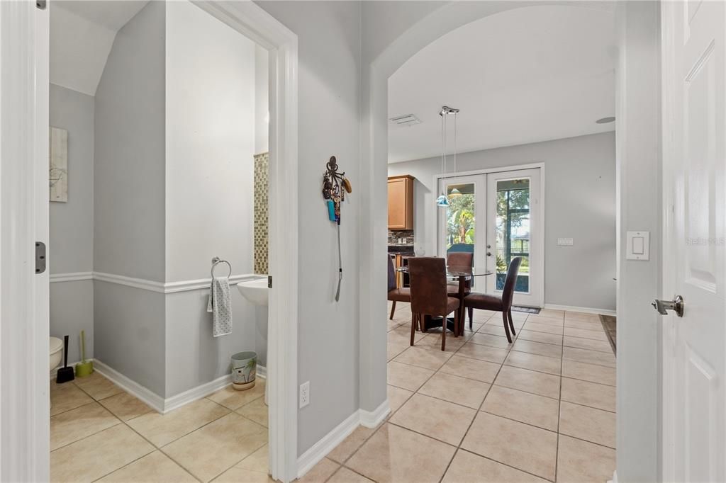 For Sale: $859,999 (4 beds, 2 baths, 2500 Square Feet)