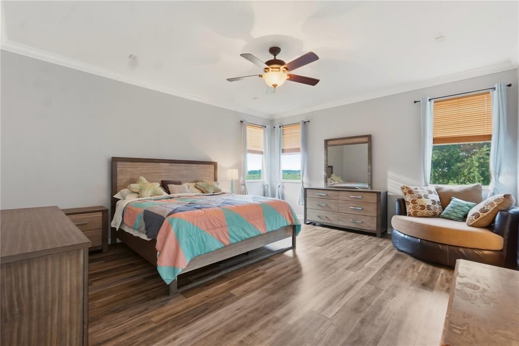 For Sale: $859,999 (4 beds, 2 baths, 2500 Square Feet)