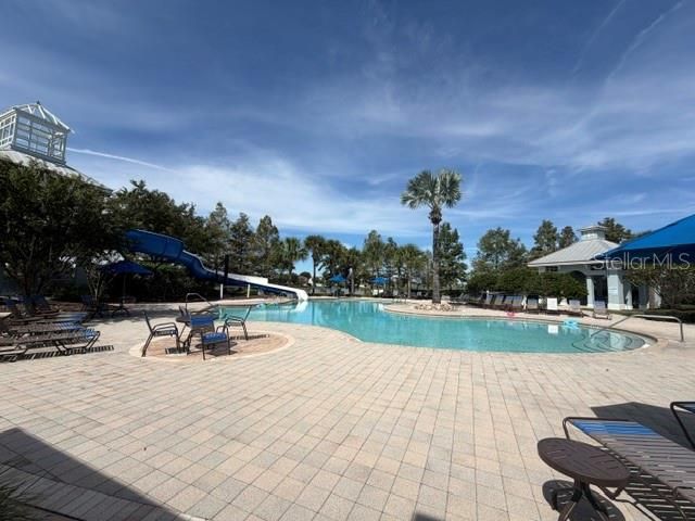 En Venta: $749,999 (4 camas, 2 baños, 2500 Pies cuadrados)