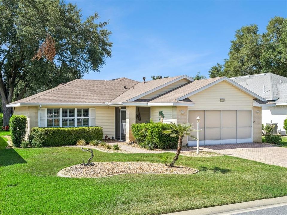 For Sale: $225,000 (3 beds, 2 baths, 1409 Square Feet)