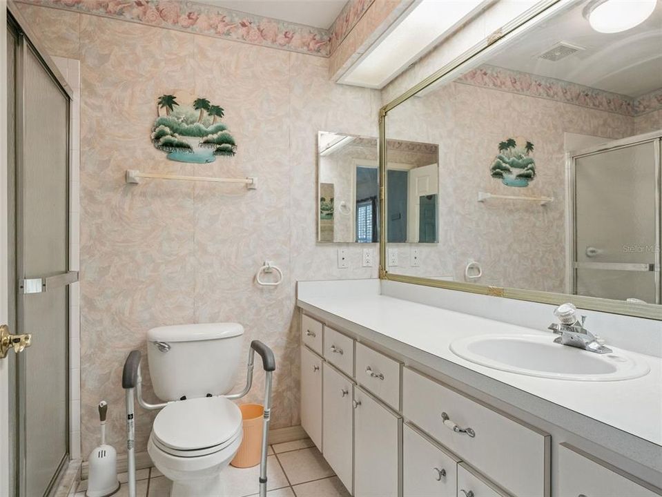 For Sale: $225,000 (3 beds, 2 baths, 1409 Square Feet)