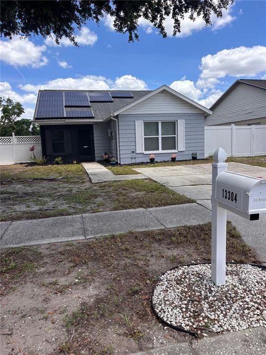 For Sale: $289,900 (2 beds, 2 baths, 985 Square Feet)