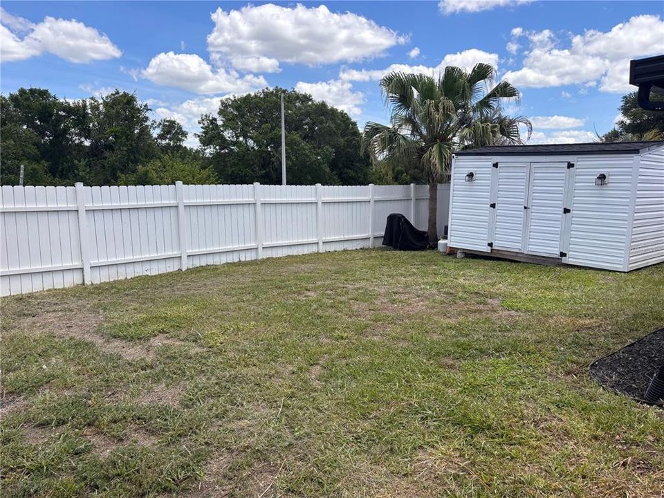 For Sale: $289,900 (2 beds, 2 baths, 985 Square Feet)