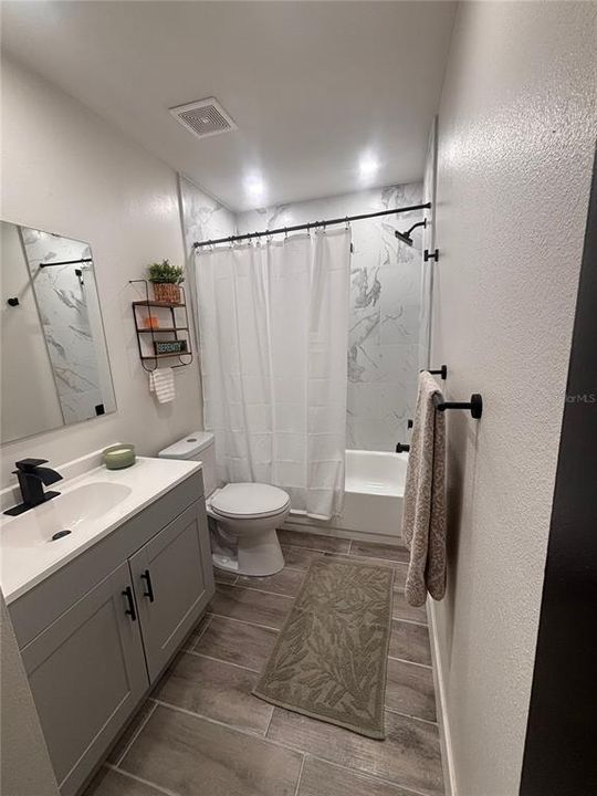 For Sale: $289,900 (2 beds, 2 baths, 985 Square Feet)