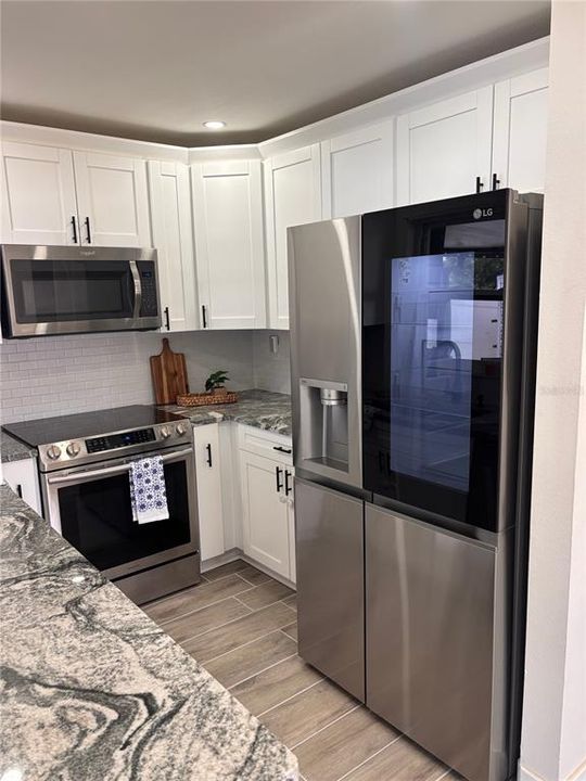 For Sale: $289,900 (2 beds, 2 baths, 985 Square Feet)