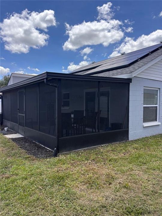 For Sale: $289,900 (2 beds, 2 baths, 985 Square Feet)