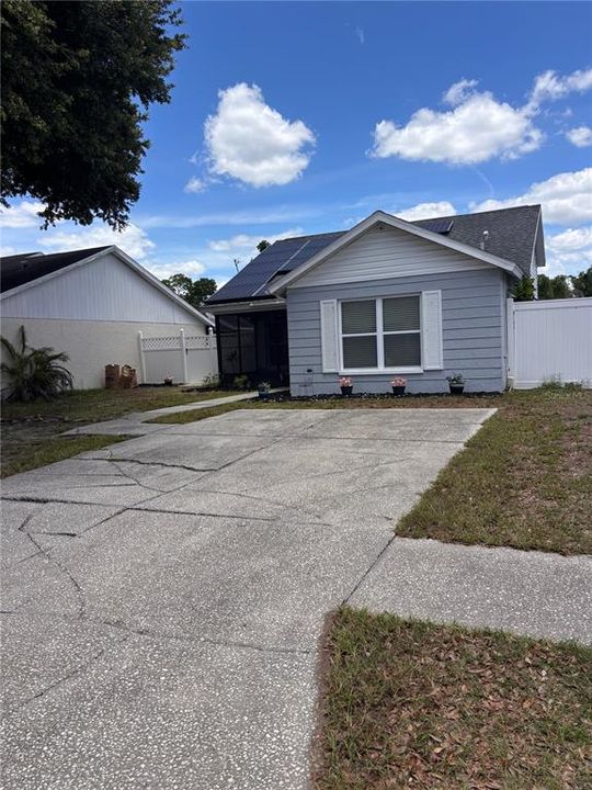 For Sale: $289,900 (2 beds, 2 baths, 985 Square Feet)