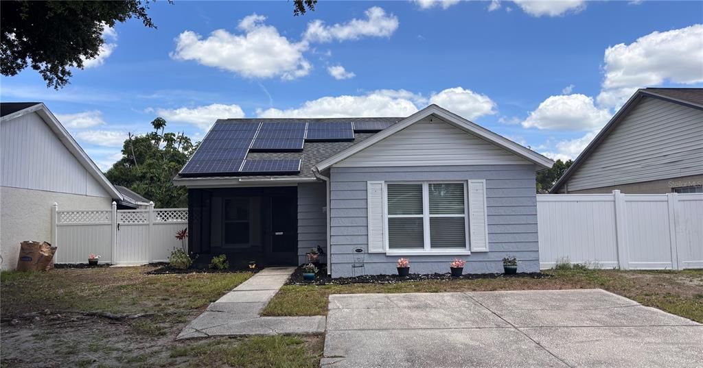 For Sale: $289,900 (2 beds, 2 baths, 985 Square Feet)