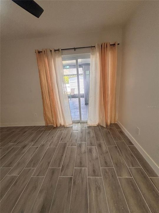 For Sale: $289,900 (2 beds, 2 baths, 985 Square Feet)