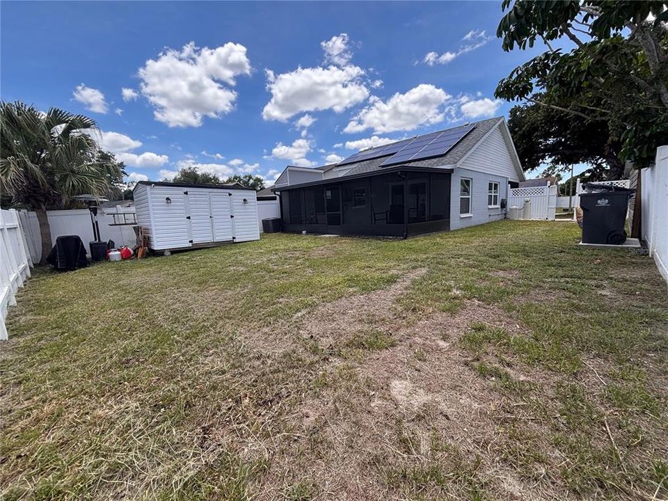For Sale: $289,900 (2 beds, 2 baths, 985 Square Feet)