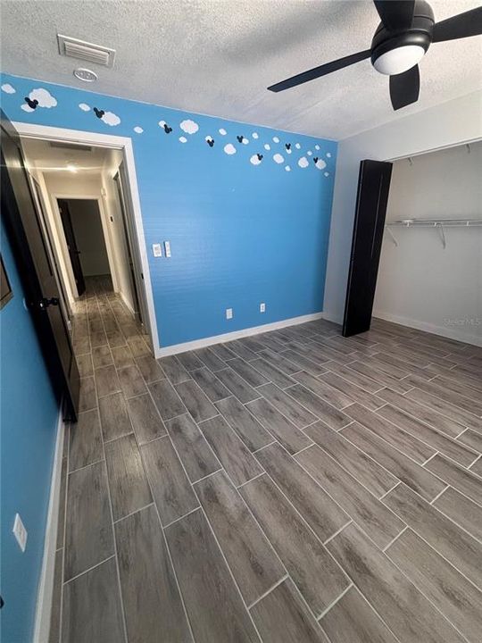 For Sale: $289,900 (2 beds, 2 baths, 985 Square Feet)