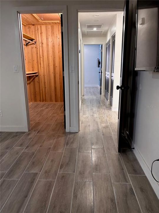 For Sale: $289,900 (2 beds, 2 baths, 985 Square Feet)
