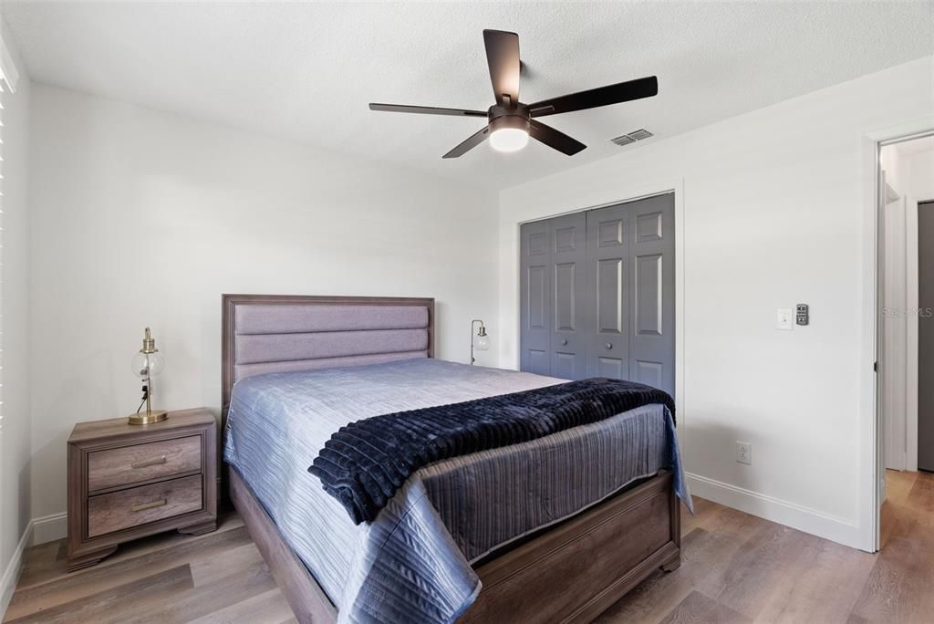 For Sale: $195,500 (2 beds, 2 baths, 1094 Square Feet)