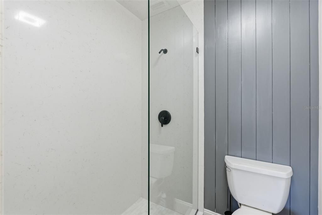 For Sale: $195,500 (2 beds, 2 baths, 1094 Square Feet)