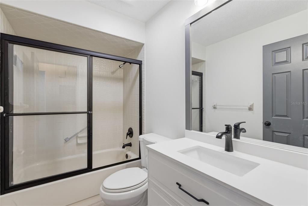 For Sale: $195,500 (2 beds, 2 baths, 1094 Square Feet)
