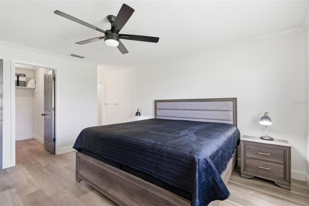 For Sale: $195,500 (2 beds, 2 baths, 1094 Square Feet)