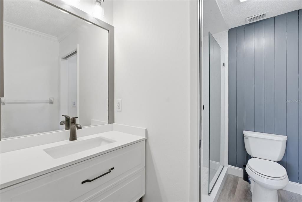 For Sale: $195,500 (2 beds, 2 baths, 1094 Square Feet)