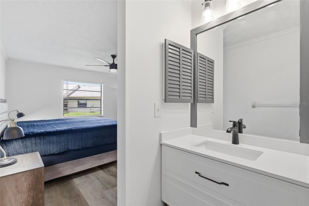 For Sale: $195,500 (2 beds, 2 baths, 1094 Square Feet)