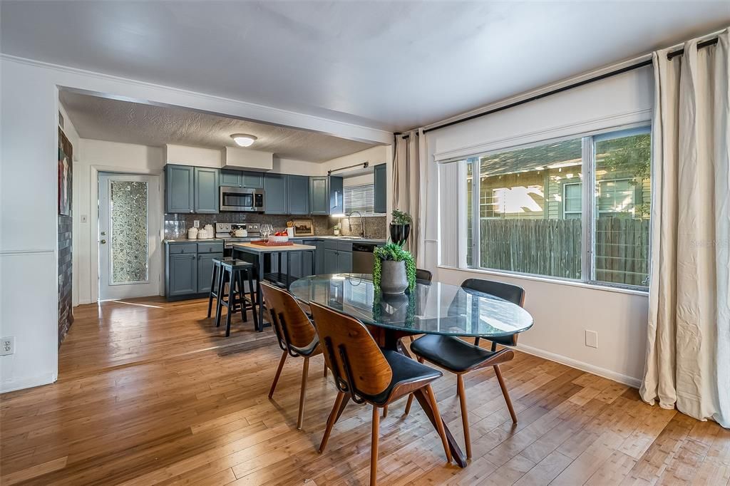 En Venta: $649,000 (4 camas, 0 baños, 1791 Pies cuadrados)