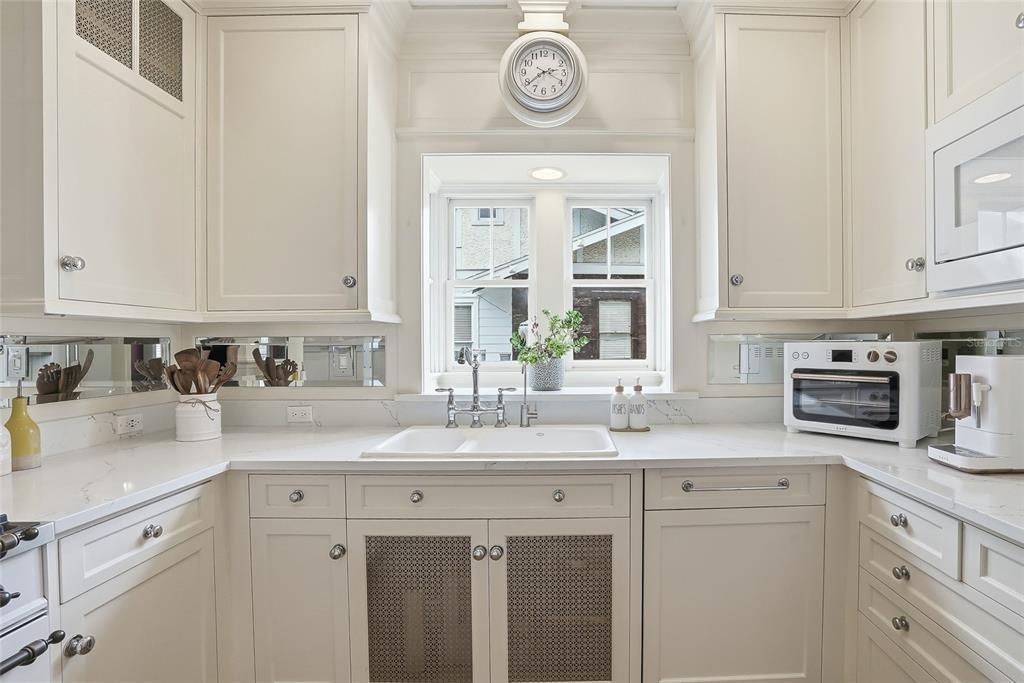 For Sale: $2,749,000 (4 beds, 4 baths, 4270 Square Feet)